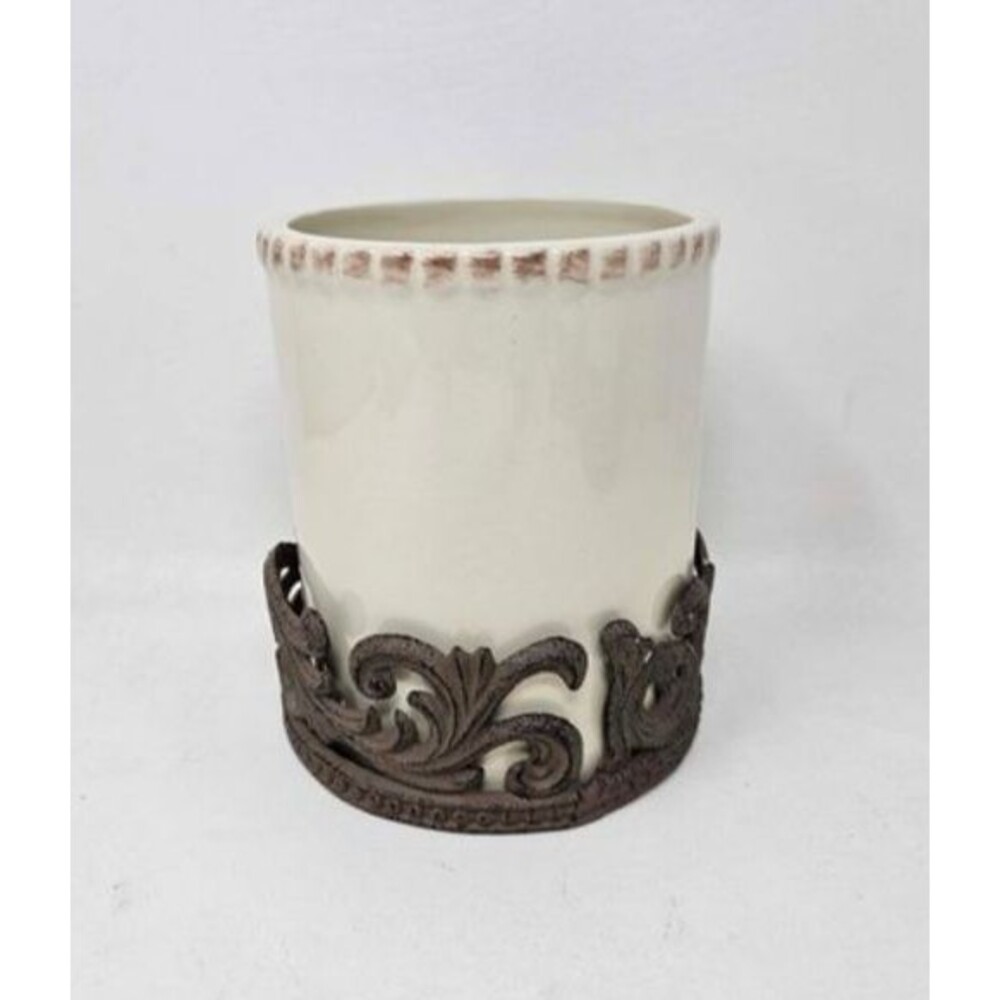 The GG Collection Acanthus Cream Ceramic Utensil Holder with Metal Base